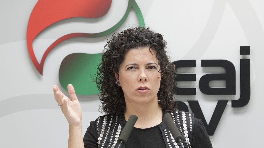 EL PNV vuelve a pedir al gobierno que instaure papeleras de recogida selectiva en todos los colegios eibarreses