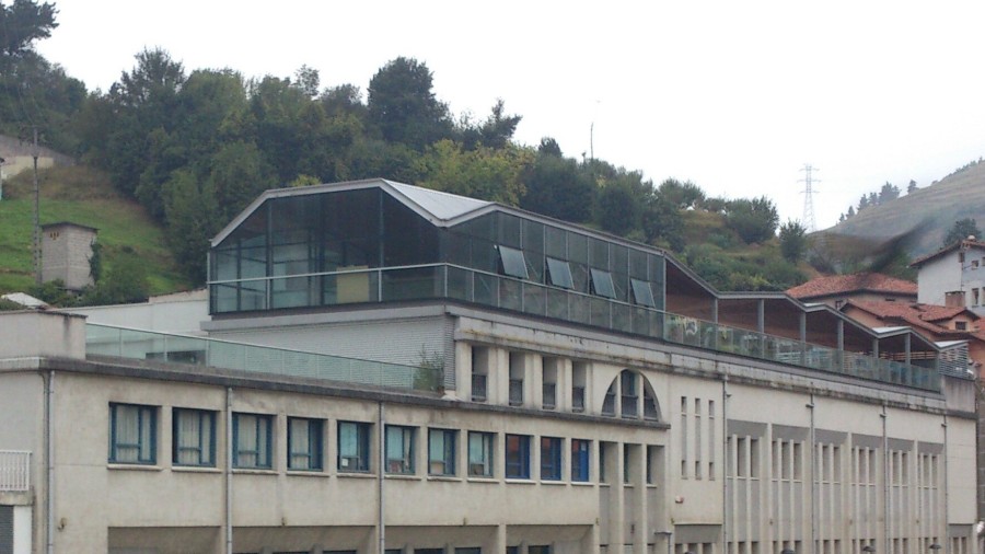 Aldazabalek Soraluzeko kiroldegia ia 40 egunez itxita edukitzea “onartezina” dela dio