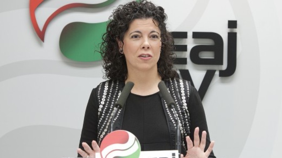 El PP y el PSE de Eibar votan en contra de que se cumpla el acuerdo municipal adoptado por unanimidad