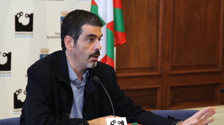 Bilduk nahasi egin du Carlos I.aren irtenbidea