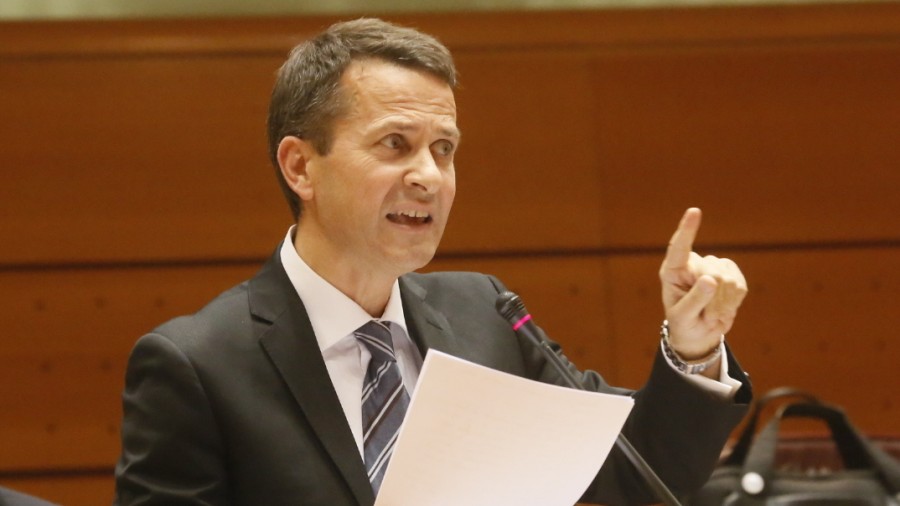 Bildarratzek ETAko presoen gizarteratzeko akordio zabalak eskatu dizkio Rajoyri