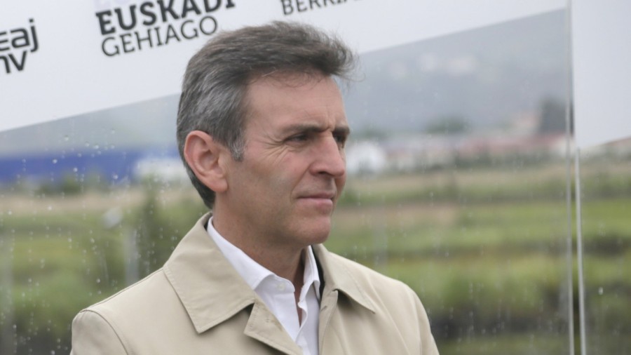 Plaiaundiko kirol instalazioen lekualdatzean, luzapenik gabe, pausu irmoak eman ditzala eskatu dio Iridoyk Santanori