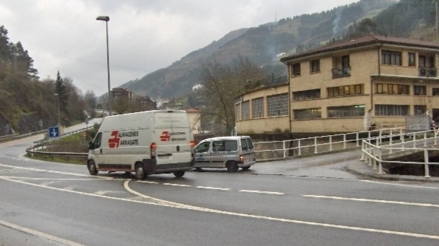 El PNV de Soraluze defiende cambiar el sentido de circulación en la villa