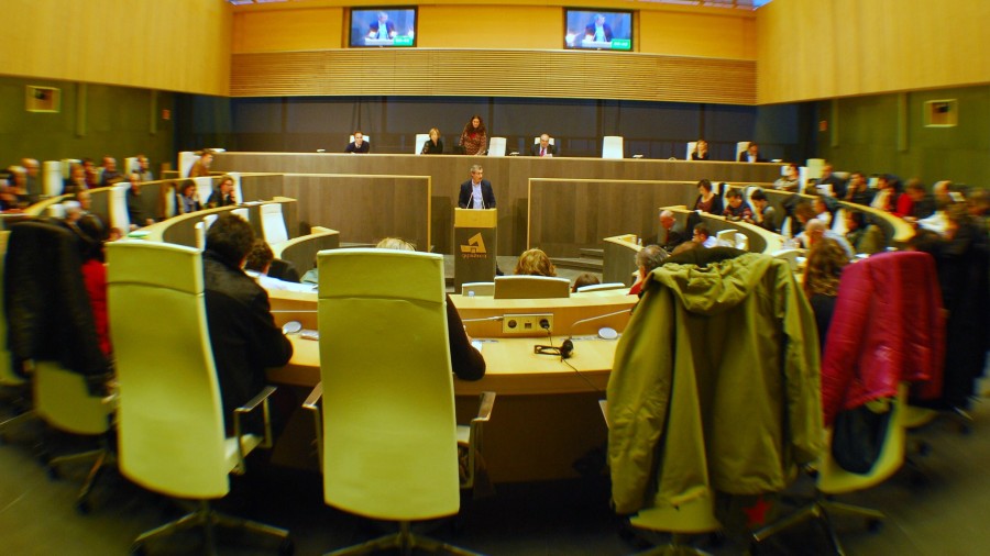 El rechazo de la estrategia económica y del presupuesto supone la mayor reprobación política al gobierno foral de toda la legislatura