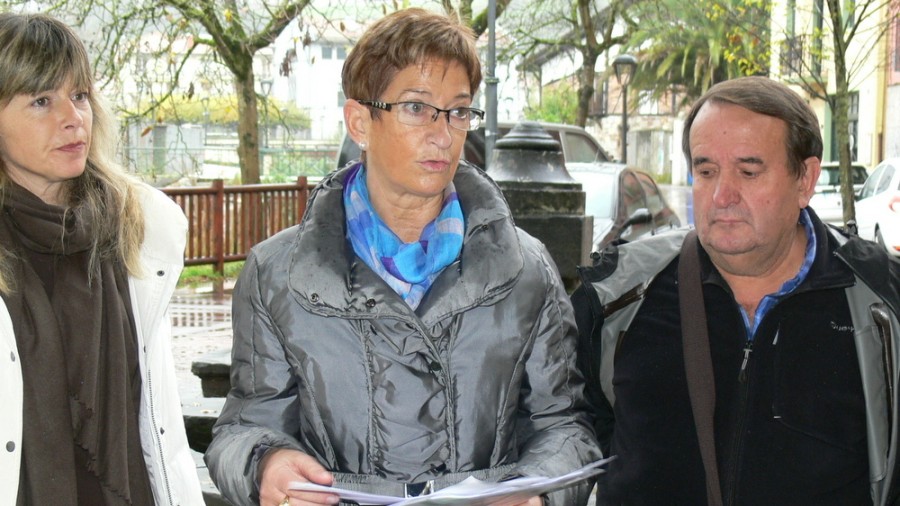 Ibarrako EAJk dio alkateak temati jarraitzen duela atez atekoarekin