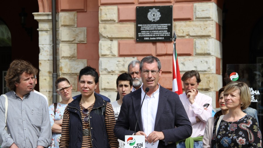 Markel Olano: “Politika egiteko modua aldatuko dugu herritarrengandik gertuago egoteko”. 