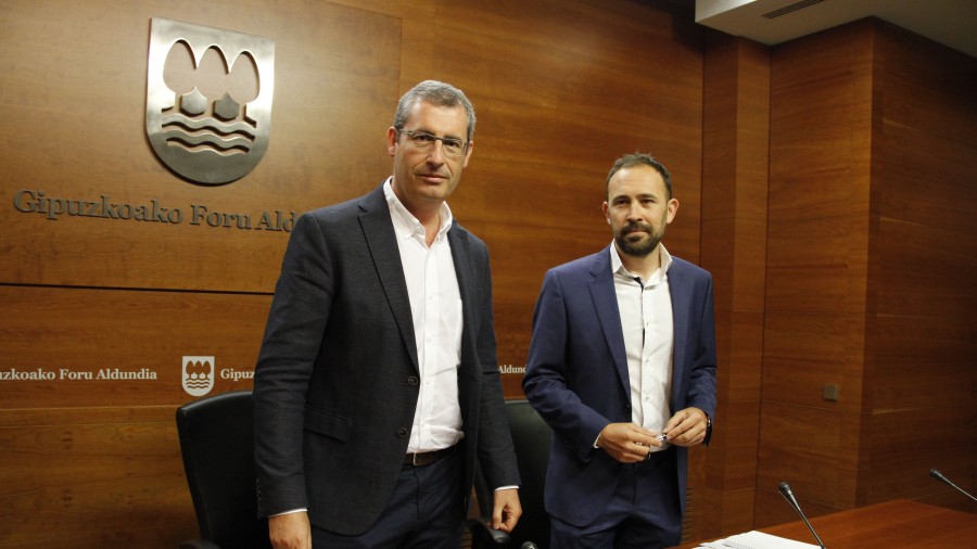 Markel Olano presenta el acuerdo suscrito con el PSE-EE para gobernar en coalición la Diputación de Gipuzkoa