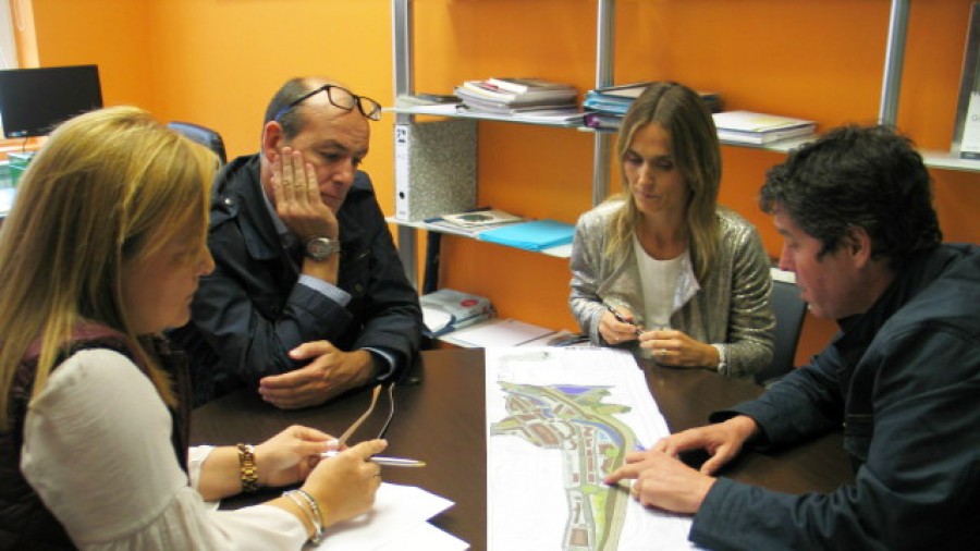 Iparragirrek eta Agirretxeak Sustapen Ministerioak Beasaingo Renferen geltokian hobekuntzak egin ditzan zainduko dutelako konpromisoa adierazi dute