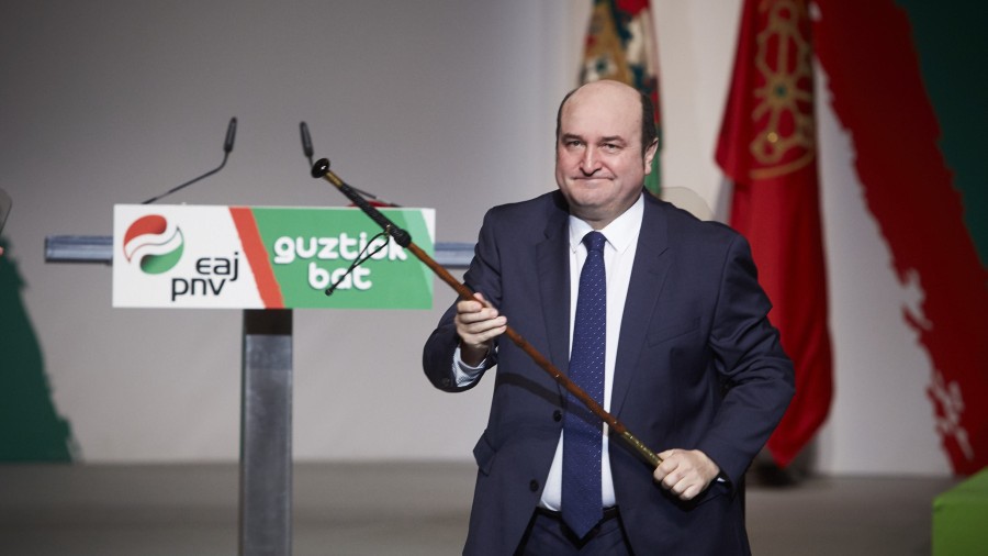 EAJ-PNVren alderdikideek Andoni Ortuzarrengan duten konfidantza berretsi dute