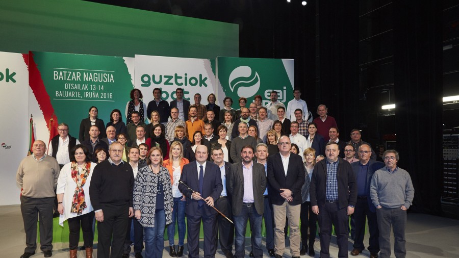 Nafarroa, EAE eta Iparraldearen bideek “askatasunerako etorbidean bat egin dezaten” lan egiteko konpromisoa hartu du Ortuzarrek