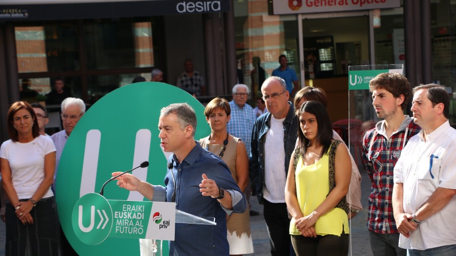 Urkullu se compromete a reforzar las becas educativas con 55 millones anuales destinadas a 130.000 estudiantes