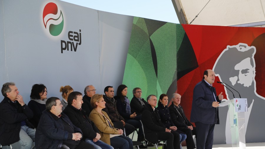 Ortuzar presenta a EAJ-PNV dispuesto a negociar en Madrid ''sin complejos'' y poniendo los intereses de Euskadi ''por encima de todo''