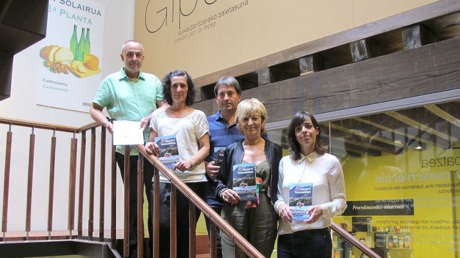 Goierri-Tolosaldea gida turistikoa eta agenda bateratua aurkeztu dute, bi eskualdeen arteko hitzarmenaren islada
