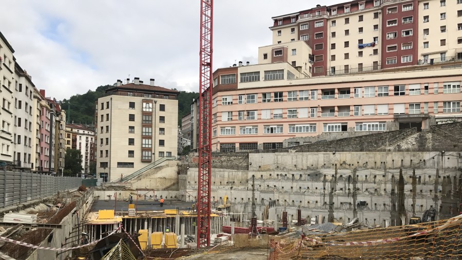 Eibarko Udalak berriro geratu ditu Errebaleko lanak 