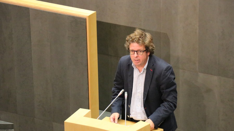 Foru arau proiektuak politika egiteko modu berriei ekitea du xede Foru arau proiektuak politika egiteko modu berriei ekitea du xede