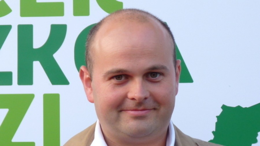 Lasarte-Oriako TSSTren Kotxeras eraikina eraisteko baimena bertan behera uztea exijitzen dugu