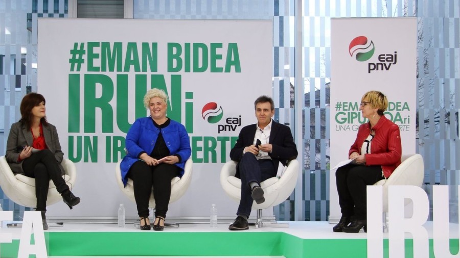 Pertsonek gizarte politiken erdigunea izan beharko lukete beti