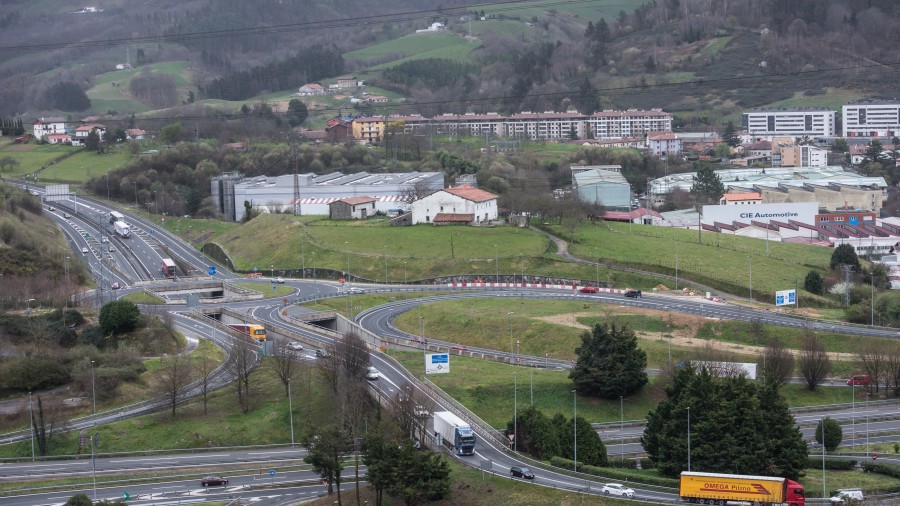 EAJ-PNV propone descongestionar el tráfico del nudo de Bazkardo con un nuevo viaducto