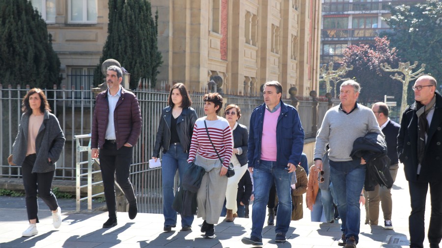 Aitor Esteban advierte a la juventud de Euskadi de la necesidad de tener “una voz propia” en Madrid 