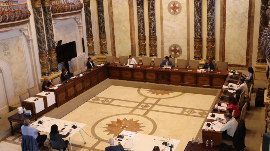 El Ayuntamiento comparte con el sector su estrategia de apoyo al comercio, la hostelería y el sector turístico