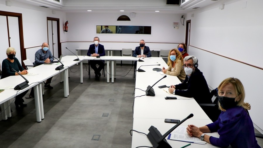 Aldundiak eta Batzar Nagusiek mahai politikoa osatu dute batera heltzeko Gipuzkoak Covid-19ren aurrean dituen etorkizuneko erronkei Aldundiak eta Batzar Nagusiek mahai politikoa osatu dute batera heltzeko Gipuzkoak Covid-19ren aurrean dituen etorkizuneko erronkei