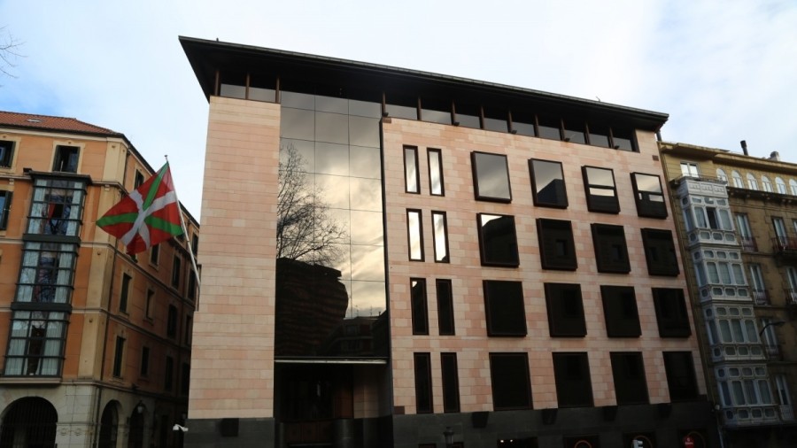 EAJ-PNVk harridura, desadostasuna eta kezka adierazi du EAEko Auzitegi Gorenak Irungo Udaltzaingoaren hizkuntza eskakizunen inguruan eman duen epaiaren aurrean