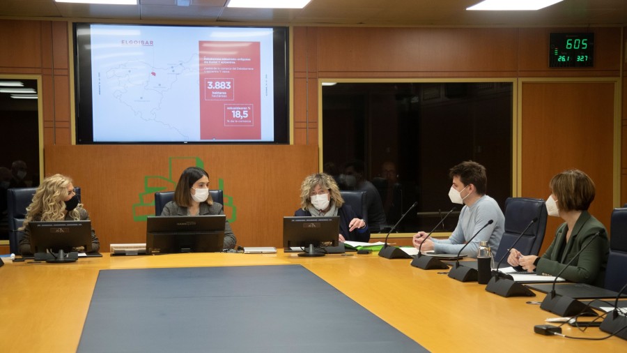 La alcaldesa de Elgoibar, Ane Beitia, participa en la Ponencia para la Revitalización de la Comarca de Debabarrena en el Parlamento Vasco La alcaldesa de Elgoibar, Ane Beitia, participa en la Ponencia para la Revitalización de la Comarca de Debabarrena en el Parlamento Vasco