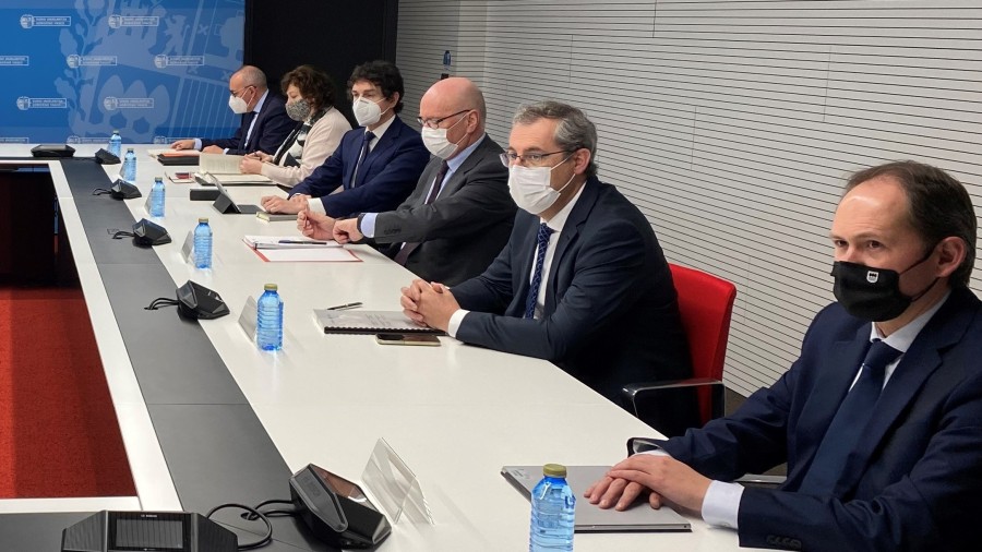 Es el momento de seguir construyendo la economía del futuro para garantizar el bienestar de mañana Es el momento de seguir construyendo la economía del futuro para garantizar el bienestar de mañana
