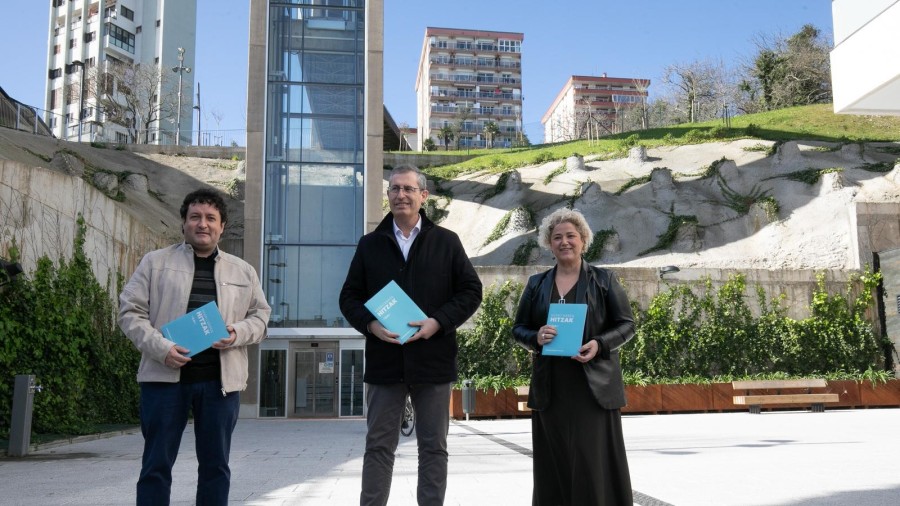 El diputado general se ha reunido con el alcalde de Zarautz para conocer los principales proyectos locales El diputado general se ha reunido con el alcalde de Zarautz para conocer los principales proyectos locales