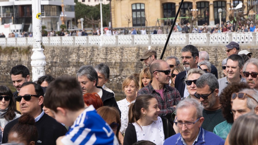 “Nazioarteko komunitateari exijitzen diogu Israelen eta Palestinaren arteko gatazkan esku har dezala, Gazako biztanleria jasaten ari den indarkeria geldiaraziko duen su-etena bultzatuz”