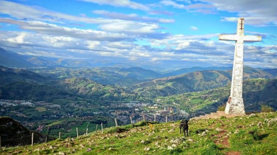 Inclusión de la cruz de Uzturre en el “Documento 3 – catálogo” del plan general de ordenación urbana de tolosa				