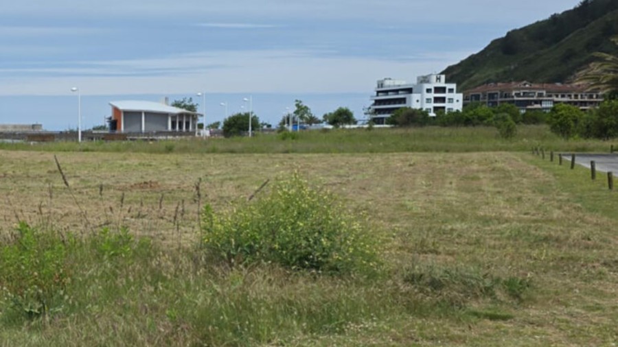 EAJ-PNVk kezka adierazi du parapenteentzat baimendutako lurreratze-eremuarekin eta erabakia berrikustea eskatu du 