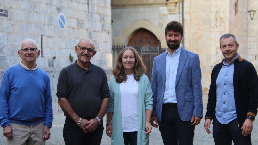 Uri Buru Batzarra berritu egin da, jeltzaleen proiektuarekin aurrera jarraitzeko