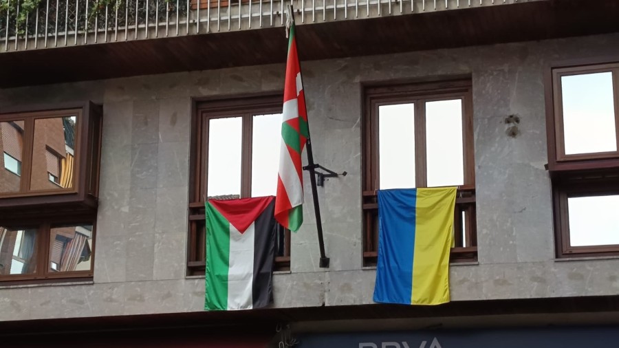 EAJ-PNVk GKSri leporatzen dio palestinar herriari kalte egitea, euskal gizarteak genozidioaren aurrean duen batasuna zatituz