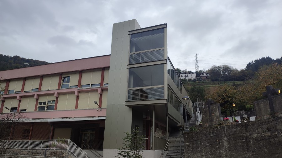 EAJ-PNV de Soraluze celebra la finalización de las obras de accesibilidad en la escuela Plaentxi Herri Ikastetxea
