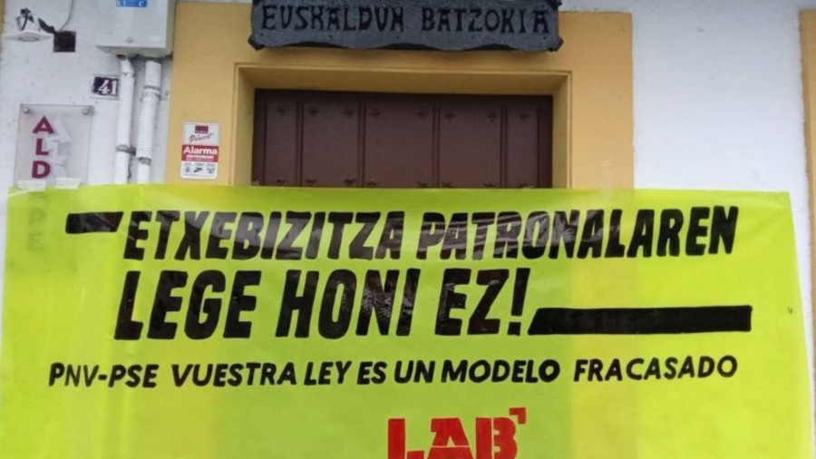Arrasateko EAJ-PNVk Batzokiak jasandako erasoa irmoki gaitzetsi du