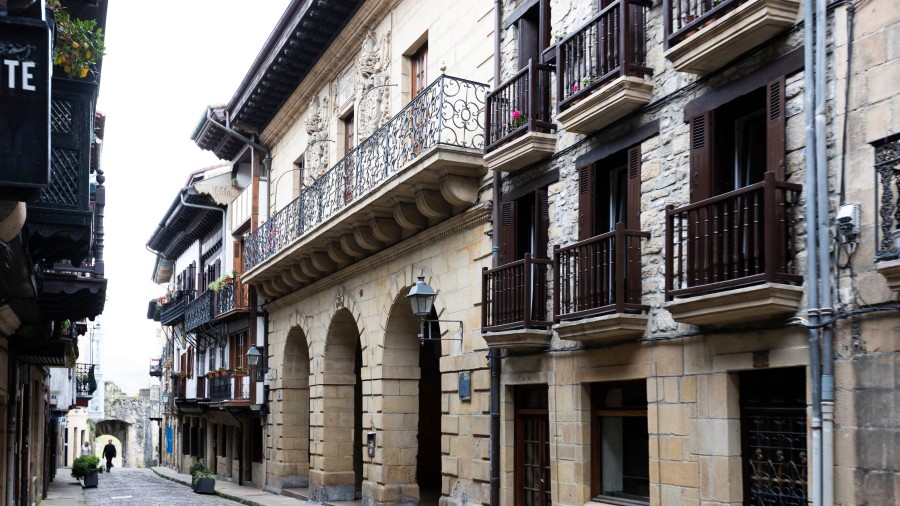 EAJ-PNV de Hondarribia denuncia el maquillaje de cifras y el triunfalismo del Gobierno municipal: “No se ha cumplido el 82 % del plan de mandato, se está manipulando la información”