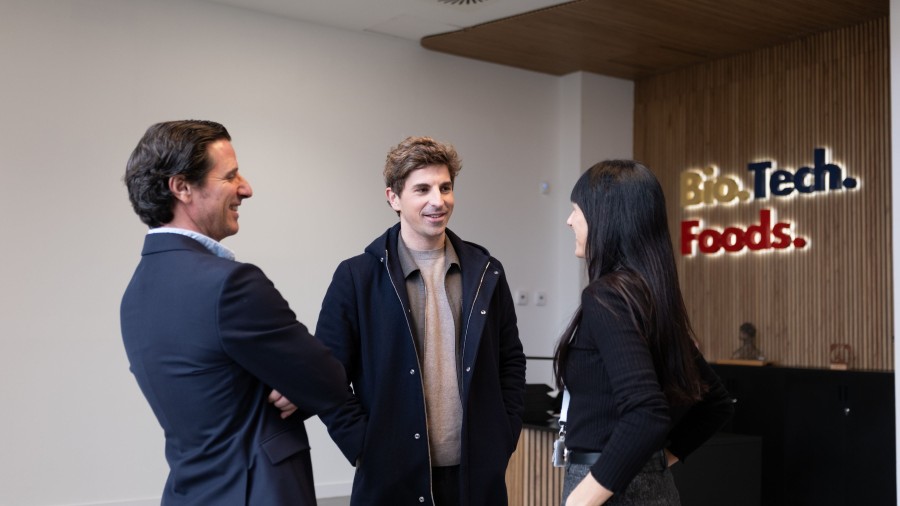 Jon Insausti refuerza la apuesta por una economía fuerte basada en servicios avanzados ligados a la industria