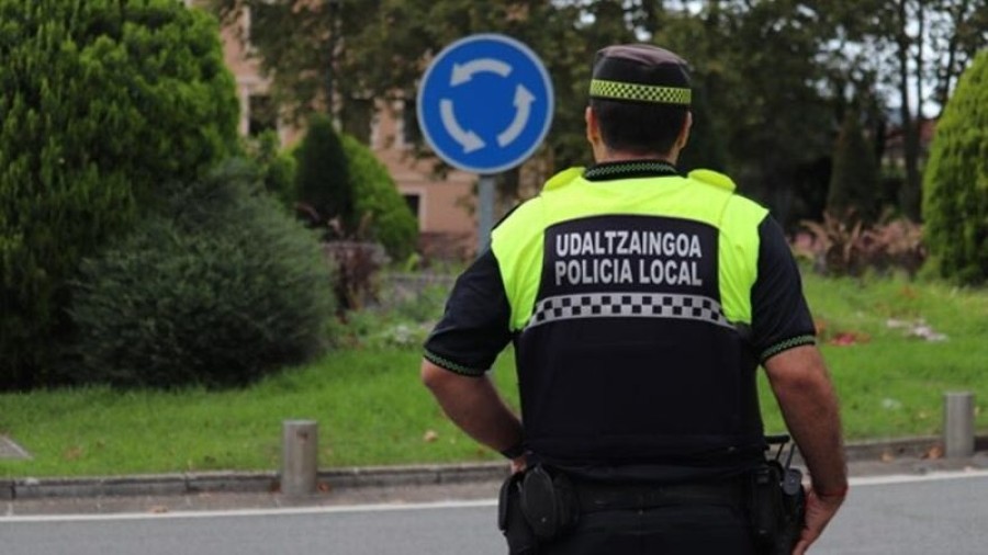 Atxilotuen nazionalitateari buruzko informazioa ezartzeko eskaera jorratu