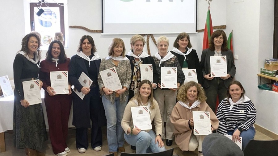 EAJ-PNV Zumaiak omenaldia egin zien 1979tik Udaletxean alderdia ordezkatu duten emakumeei