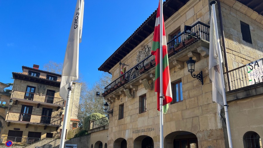 Lezoko EAJ-PNVk EH Bilduren Gobernuaren zerga igoera neurrigabea eta gastu arduragabea salatu du