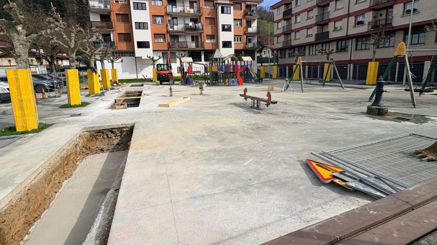 Lazkaoko EAJ-PNVk Aresoko parkea estaltzeko obren hasiera ospatu du