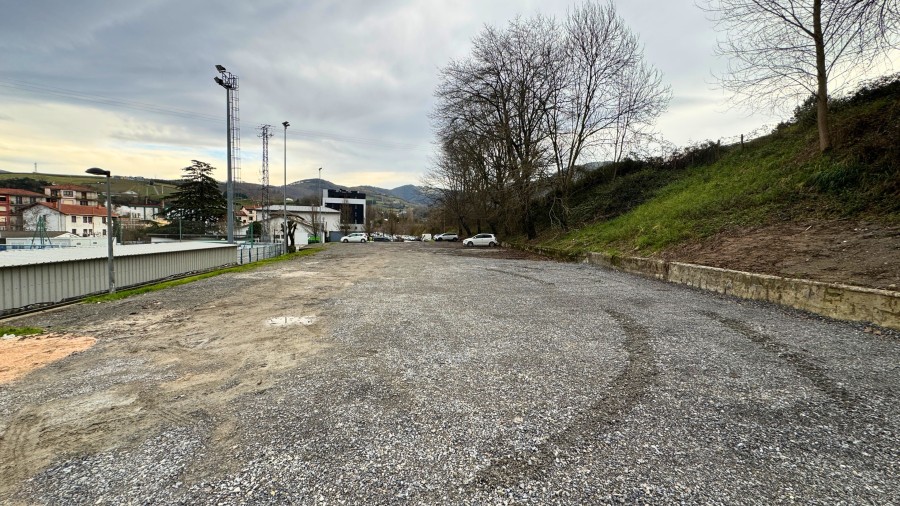EAJ-PNV de Zizurkil propone la instalación de un aparcabicicletas y un punto de limpieza junto al campo de fútbol