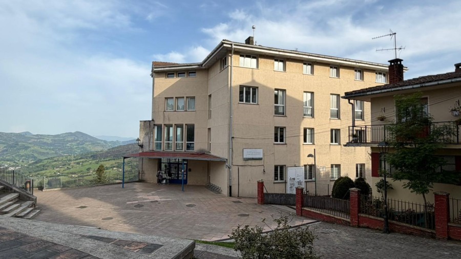 Eskola jantokiaren proiektuarekin alarmismoa eta frustrazioa sortzea egotzi dio Elgetako EAJ-PNVk EH Bilduri