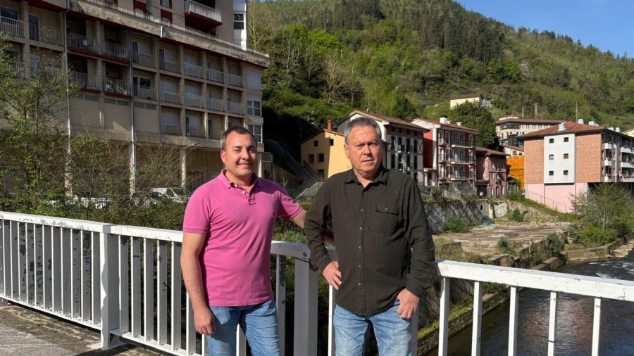 “Proyecto, suelo y dinero para 29 viviendas… pero Pascual Churruca sigue parado”