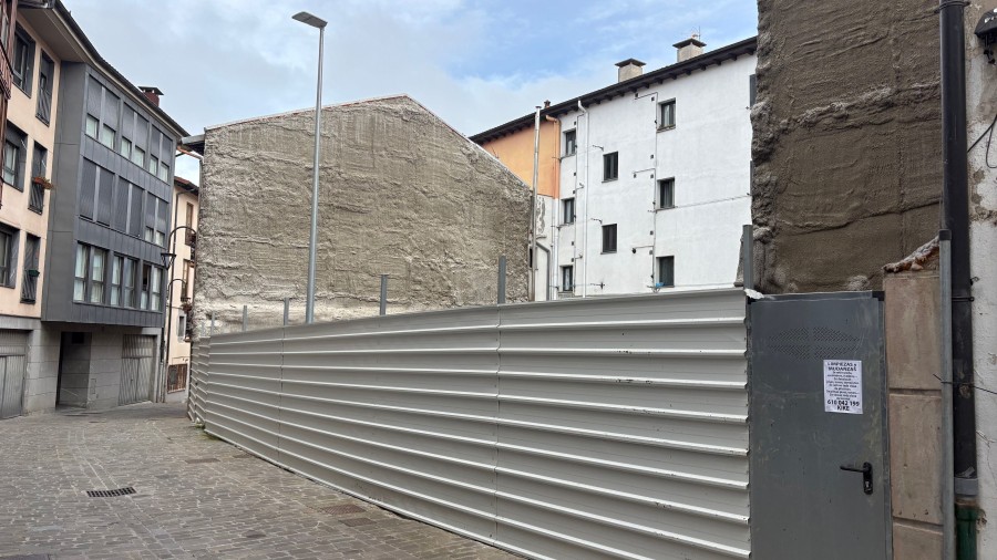 EAJ-PNV denuncia la parálisis de la vivienda protegida en Zestoa y exige avances en Kale Okerra, Correos y otros proyectos pendientes